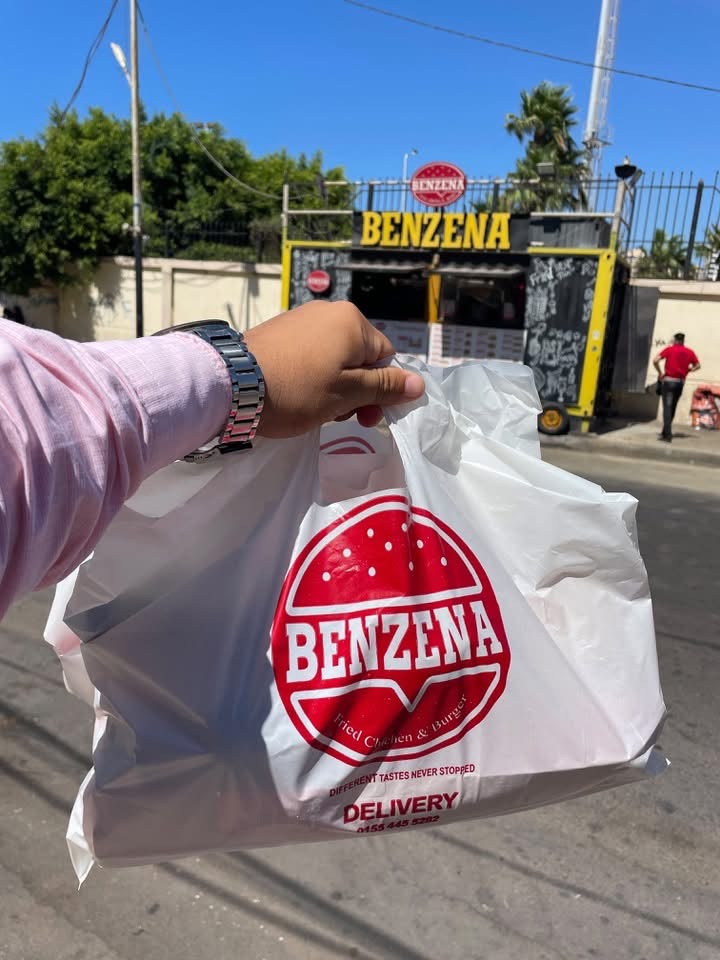 Benzena - فرايد تشيكن & برجر في اسكندرية photo 3